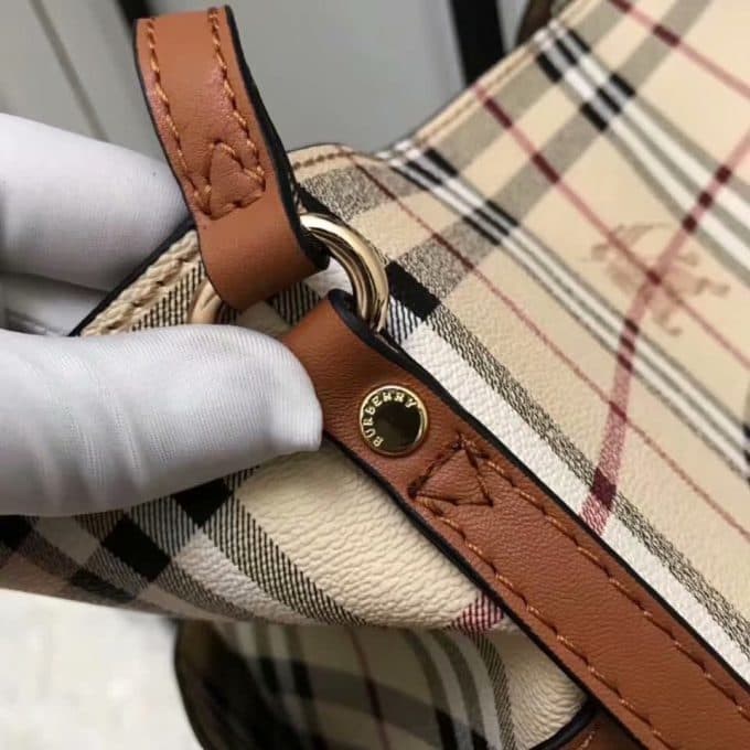 2019秋冬定番商品バーバリー(BURBERRY)☆レディース ハンドバックコピー☆爆発人気商品!数量限定発表★♫♪ - 画像 (4)