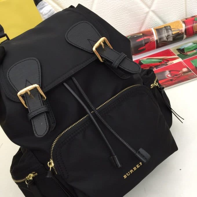 バーバリーバッグコピー 定番人気2021新品 BURBERRY 男女兼用 バックパック - 画像 (4)