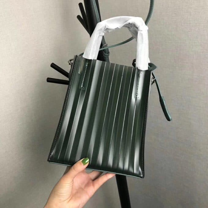 2019秋冬新作☆超売れ筋ミュウミュウ(MIUMIU)☆ ハンドバックコピー☆特別価格にて販売!!今一番流行っている人気アイテム!! - 画像 (6)