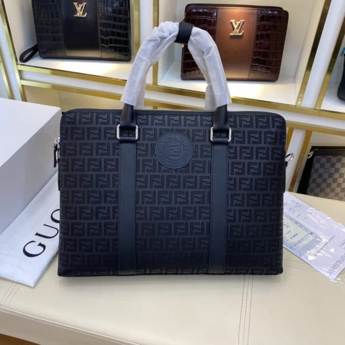 高品質フェンディバッグコピー 定番人気2021新品 FENDI メンズ ブリーフケース
