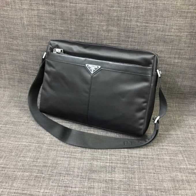 プラダバッグコピー 定番人気2021新品 PRADA メンズ ショルダーバッグ