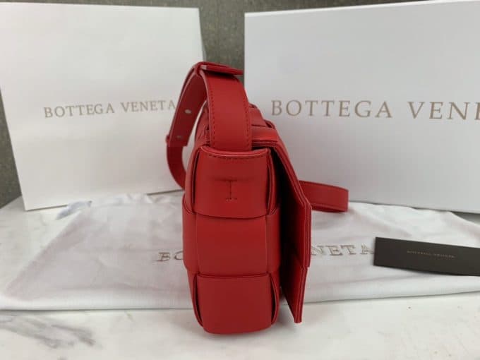 2019秋冬新作☆超売れ筋ボッテガヴェネタ(Bottega Veneta)☆レディース ショルダーバッグコピー☆特別価格にて販売!!今一番流行っている人気アイテム!! - 画像 (3)