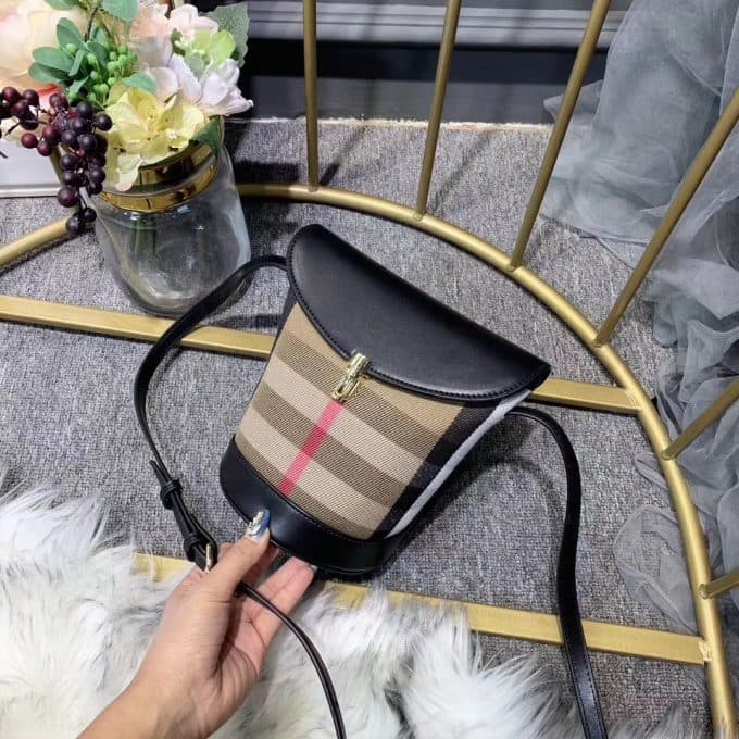 2019秋冬大人気バーバリー(BURBERRY)☆レディース バケツバッグコピー☆絶品定番商品!今から活躍!絶賛発売中！♪♪