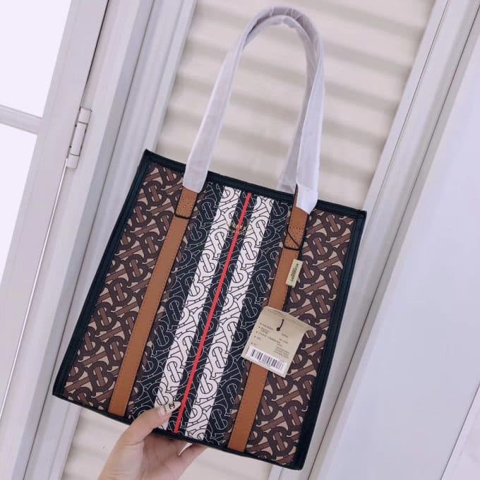 2019秋冬定番商品バーバリー(BURBERRY)☆レディース トートバッグコピー☆爆発人気商品!数量限定発表★♫♪ - 画像 (7)