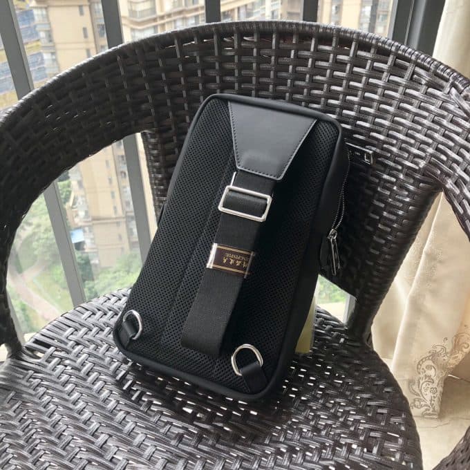 フェンディバッグコピー 2021新品注目度NO.1 FENDI メンズ ボディバッグ - 画像 (2)