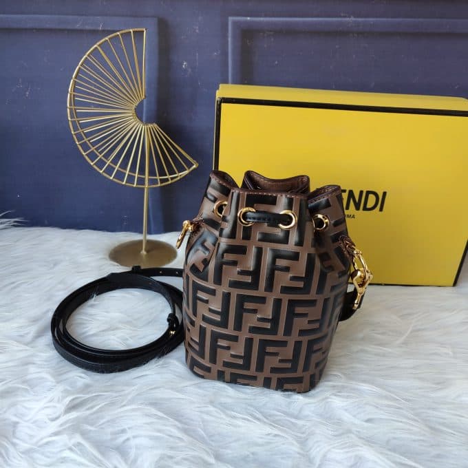 フェンディバッグコピー 定番人気2022新品 FENDI レディース バケツバッグ - 画像 (2)