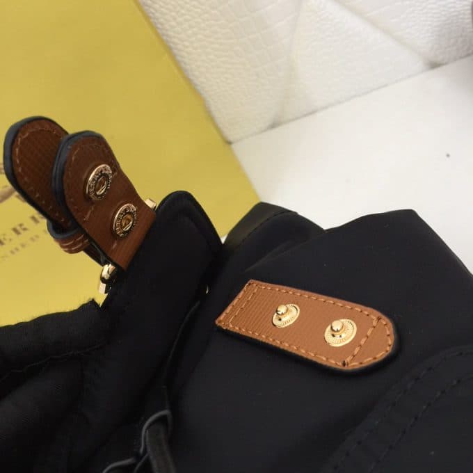 バーバリーバッグコピー 定番人気2021新品 BURBERRY 男女兼用 バックパック - 画像 (5)