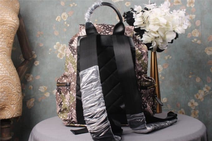 2019大人気爆発バーバリー(BURBERRY)☆レディース バックパックコピー☆人気商品今流行り欠かせない存在☆★ - 画像 (4)