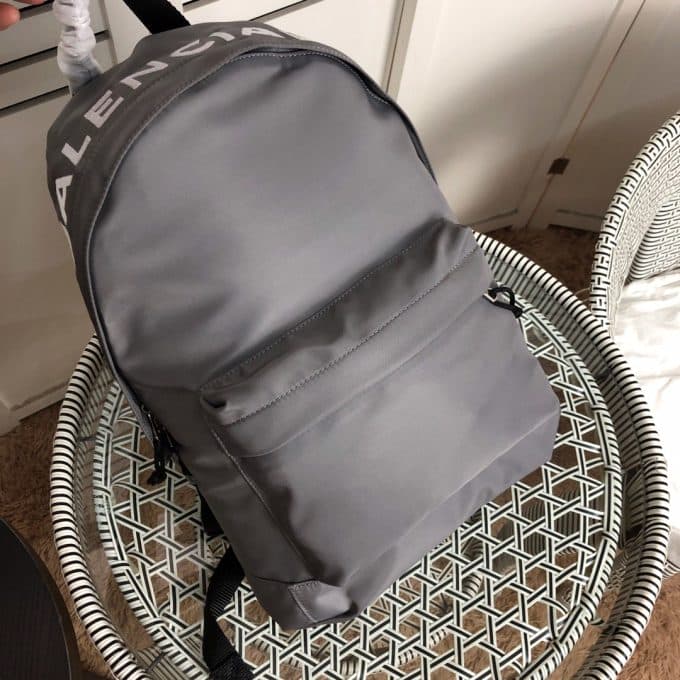 バレンシアガバッグコピー 定番人気2021新品 BALENCIAGA 男女兼用 バックパック - 画像 (5)