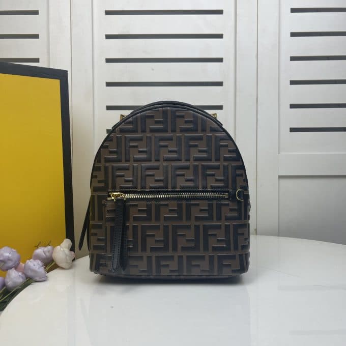 フェンディバッグコピー 定番人気2022新品 FENDI レディース バックパック