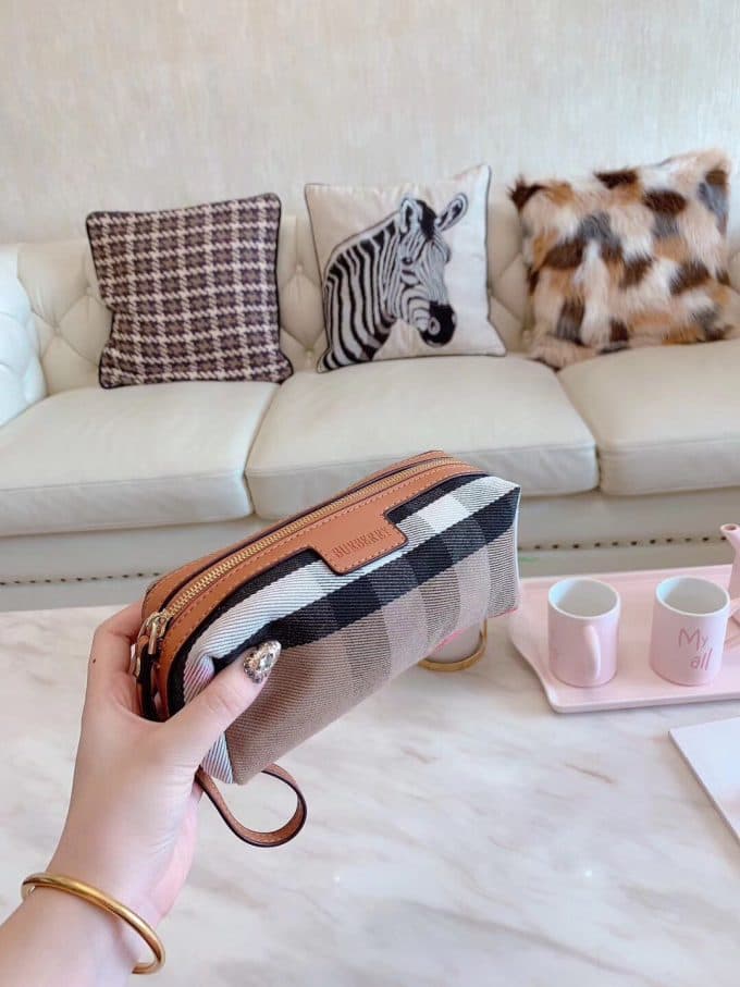 2019人気新作バーバリー(BURBERRY)☆レディース トートバッグコピー☆どんなアイテムとも相性がいい！絶賛発売中！！ - 画像 (4)