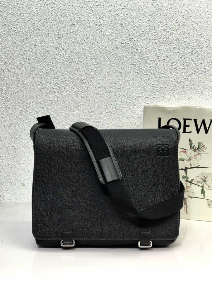 人気高級ロエベバッグコピー 2021新品注目度NO.1 Loeweメンズ ショルダーバッグ