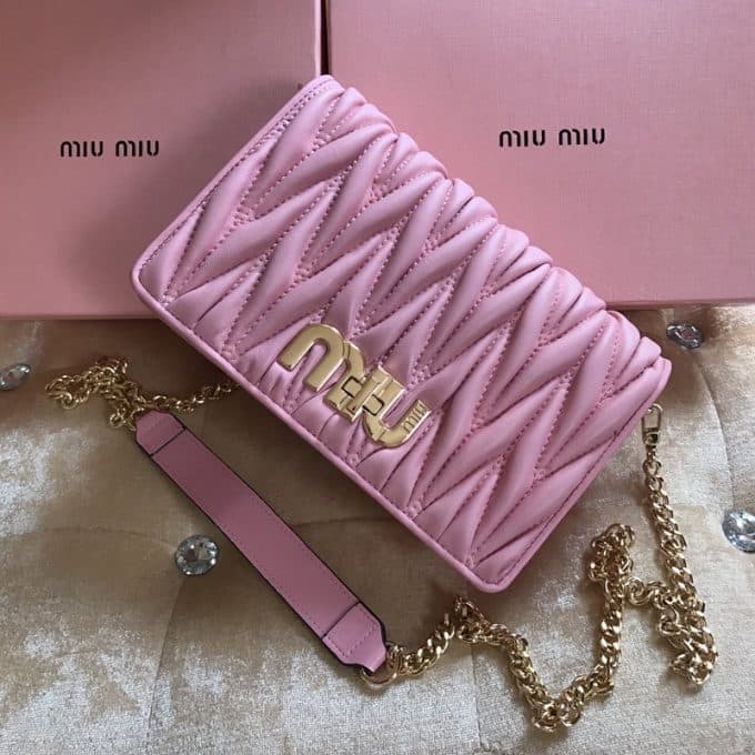 2019秋冬定番商品ミュウミュウ(MIUMIU)☆ ショルダーバッグコピー☆爆発人気商品!数量限定発表★♫♪ - 画像 (5)