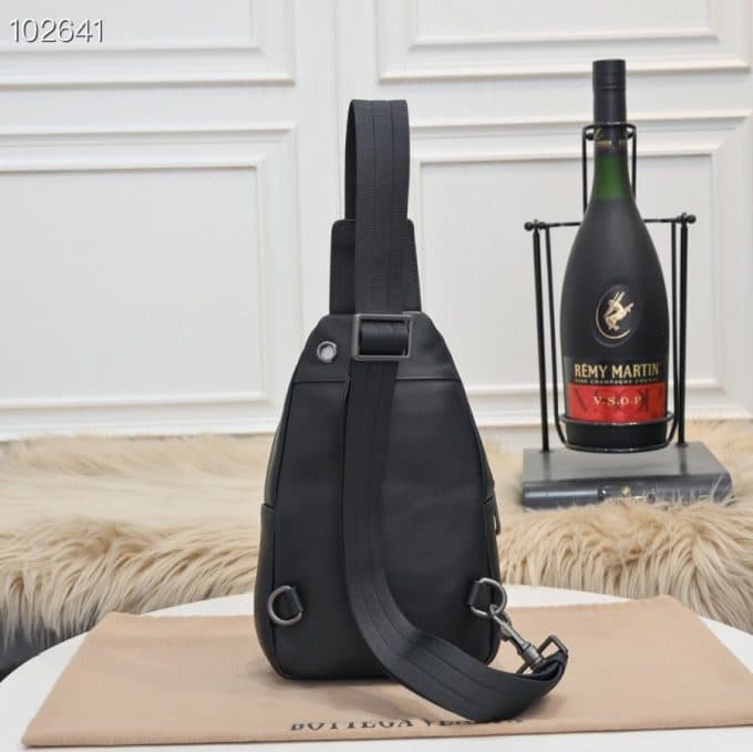 ボッテガヴェネタバッグコピー 2021新品注目度NO.1 Bottega Veneta メンズ ボディバッグ - 画像 (2)