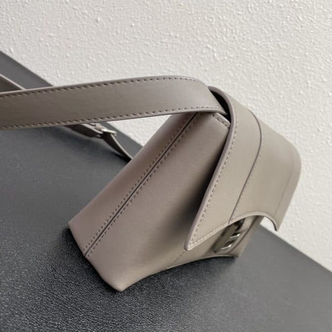 バレンシアガバッグコピー 定番人気2022新品 BALENCIAGAレディース ショルダーバッグ - 画像 (5)