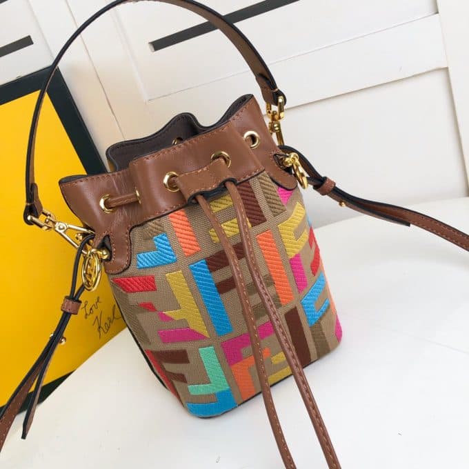 フェンディバッグコピー 2022新品注目度NO.1 FENDI レディース バケツバッグ - 画像 (3)