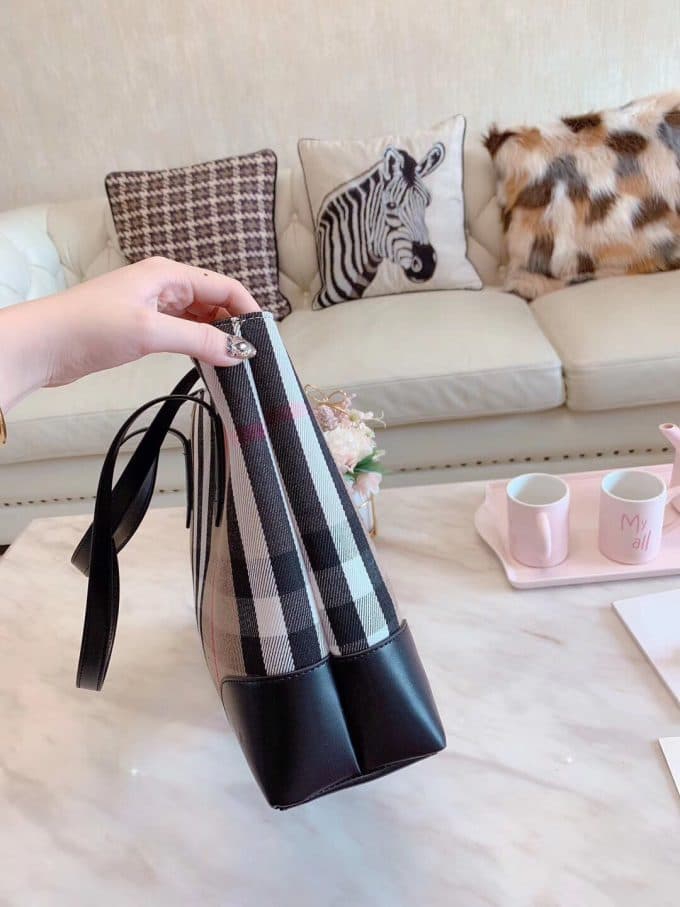 2019新作超売れ筋バーバリー(BURBERRY)☆レディース トートバッグコピー☆効果抜群♪視線を独り占める!! - 画像 (3)