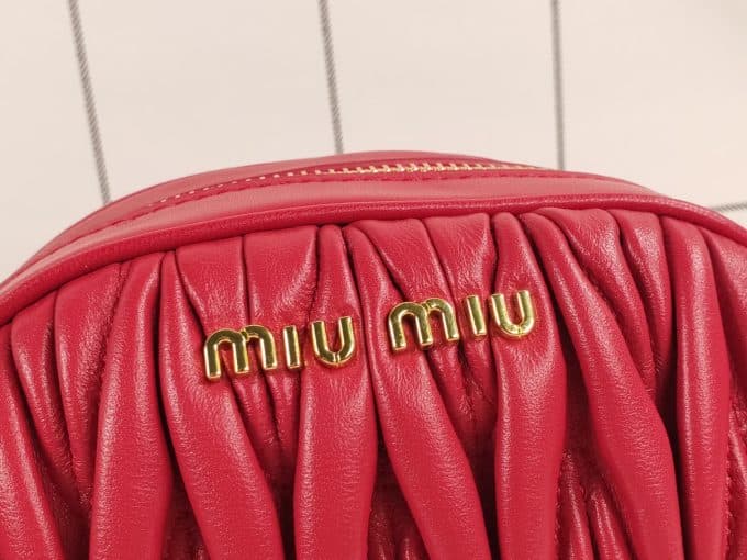 2019秋冬人気新作ミュウミュウ(MIUMIU)☆ ショルダーバッグコピー☆数量限定発表★♫店長お勧め人気商品！！ - 画像 (2)