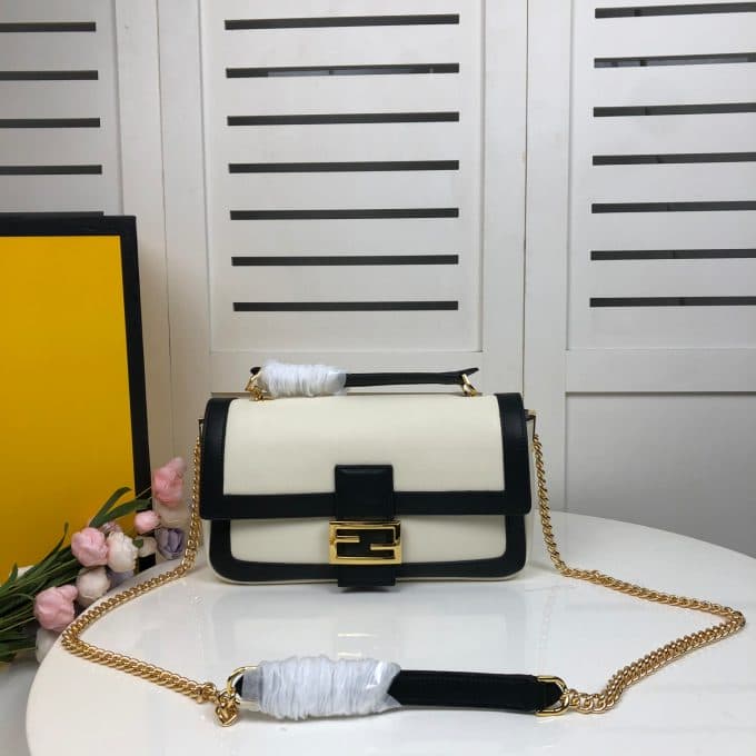 フェンディバッグコピー 2022新品注目度NO.1 FENDI レディース ショルダーバッグ