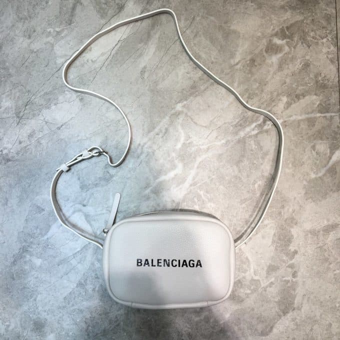 高品質 バレンシアガバッグコピー 2021新品注目度NO.1 BALENCIAGA 男女兼用 ショルダーバッグ