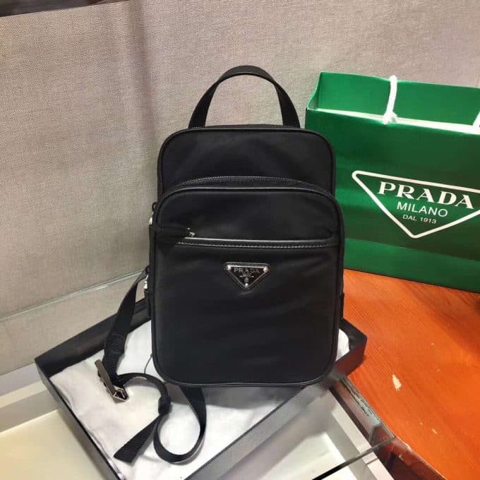 プラダバッグコピー 2021新品注目度NO.1 PRADA メンズ ボディバッグ