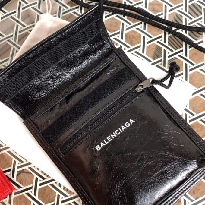 バレンシアガバッグコピー 定番人気2021新品 BALENCIAGA 男女兼用 ショルダーバッグ - 画像 (5)