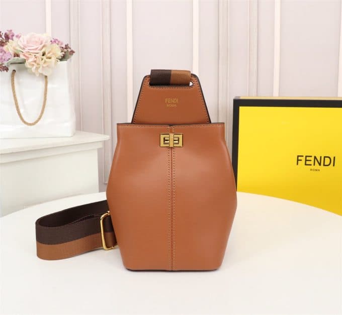 フェンディバッグコピー 大人気2021新品 FENDI 男女兼用 ボディバッグ