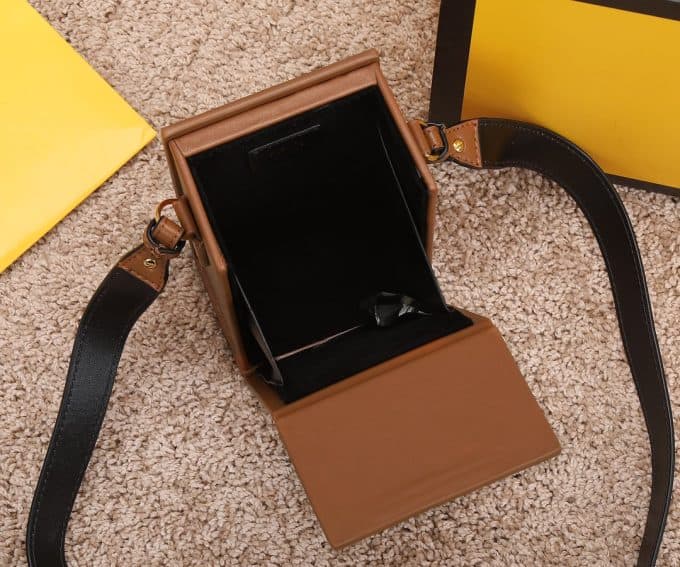 フェンディバッグコピー 定番人気2022新品 FENDI 男女兼用 携帯 電話 バッグ - 画像 (9)