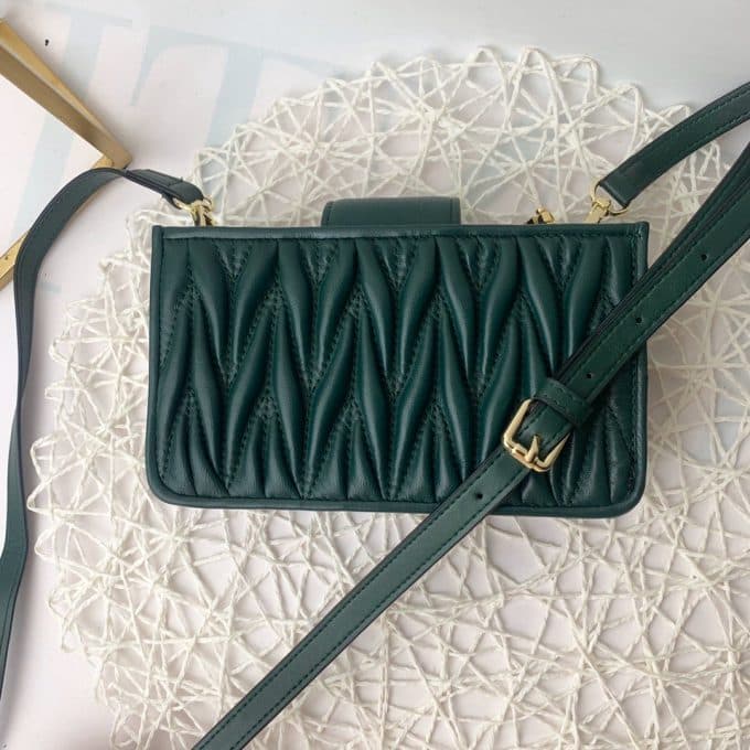 2019秋冬注目度NO.1ミュウミュウ(MIUMIU)☆ ショルダーバッグコピー☆特別価格にて販売!!アイテム続々追加中♪♪♪ - 画像 (3)