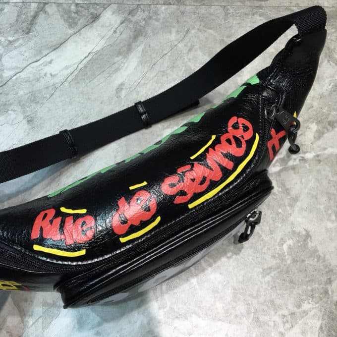高品質 バレンシアガバッグコピー 定番人気2021新品 BALENCIAGA 男女兼用 ボディバッグ - 画像 (4)