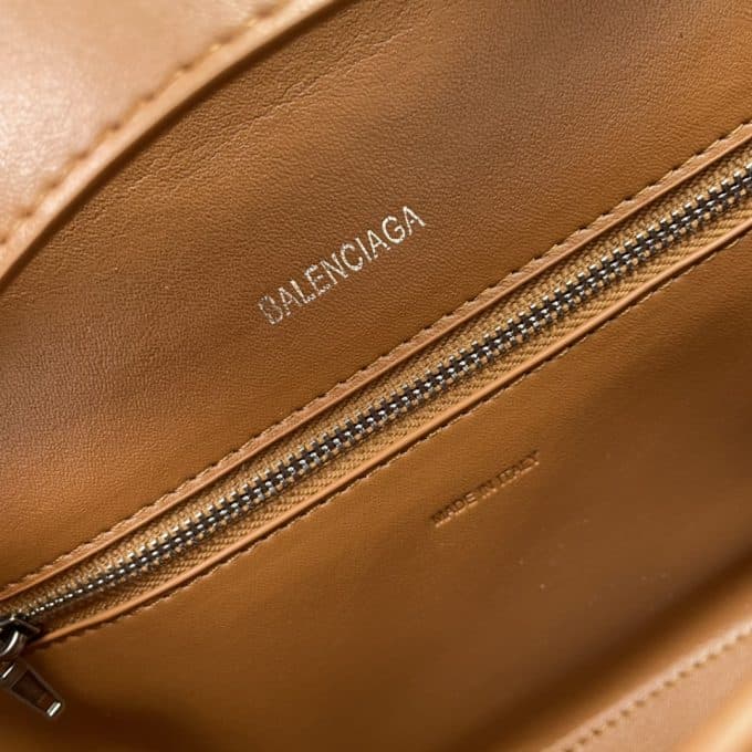バレンシアガバッグコピー 定番人気2022新品 BALENCIAGAレディース ショルダーバッグ - 画像 (9)