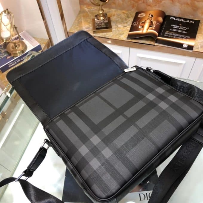 バーバリーバッグコピー 2021新品注目度NO.1 BURBERRY メンズ ショルダーバッグ - 画像 (5)