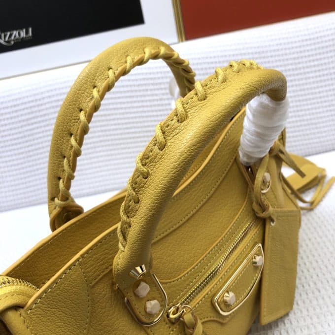 人気高級バレンシアガバッグコピー 2022新品注目度NO.1 BALENCIAGAレディース ハンドバッグ - 画像 (4)