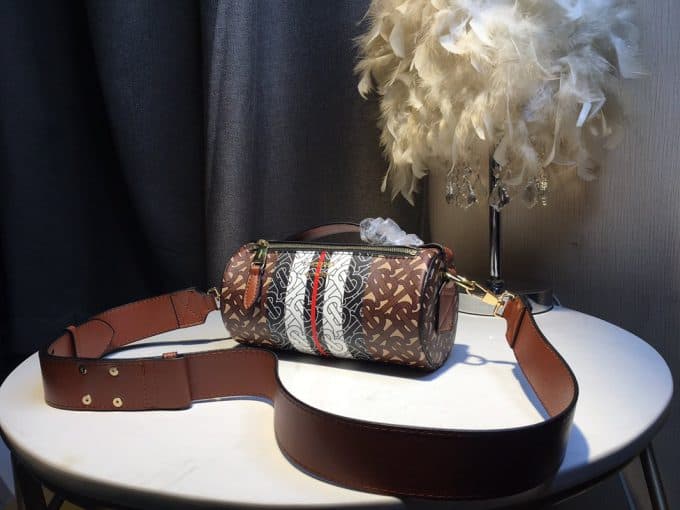 2019大人気爆発バーバリー(BURBERRY)☆レディース ショルダーバッグコピー☆人気商品今流行り欠かせない存在☆★ - 画像 (3)