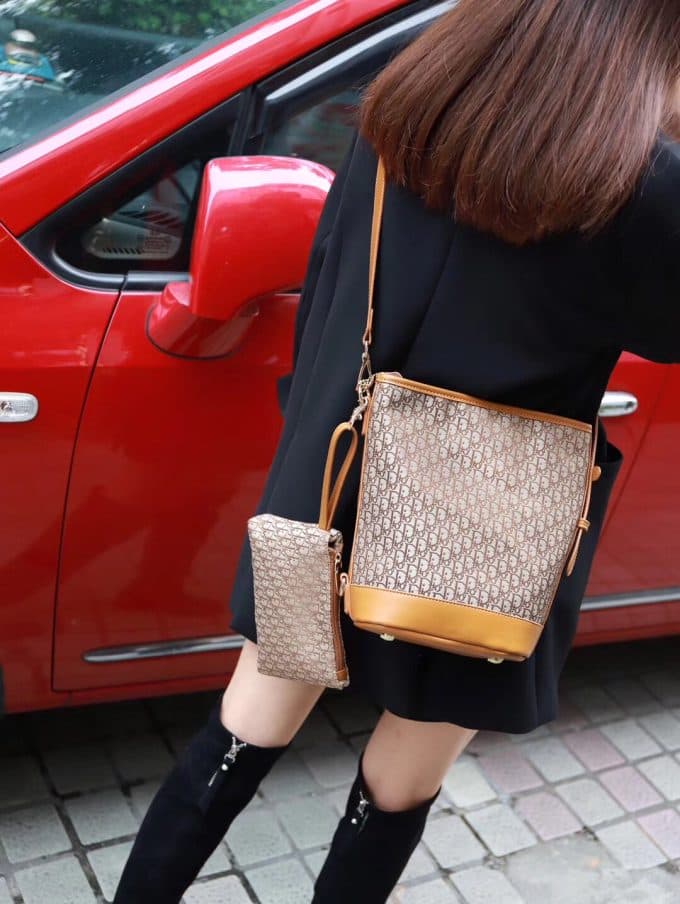 2019秋冬新作☆超売れ筋バーバリー(BURBERRY)☆レディース バケツバッグコピー☆特別価格にて販売!!今一番流行っている人気アイテム!! - 画像 (8)