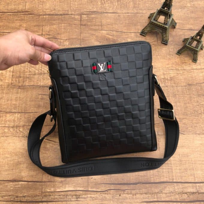 ルイヴィトンバッグコピー 定番人気2021新品 Louis Vuitton メンズ ショルダーバッグ