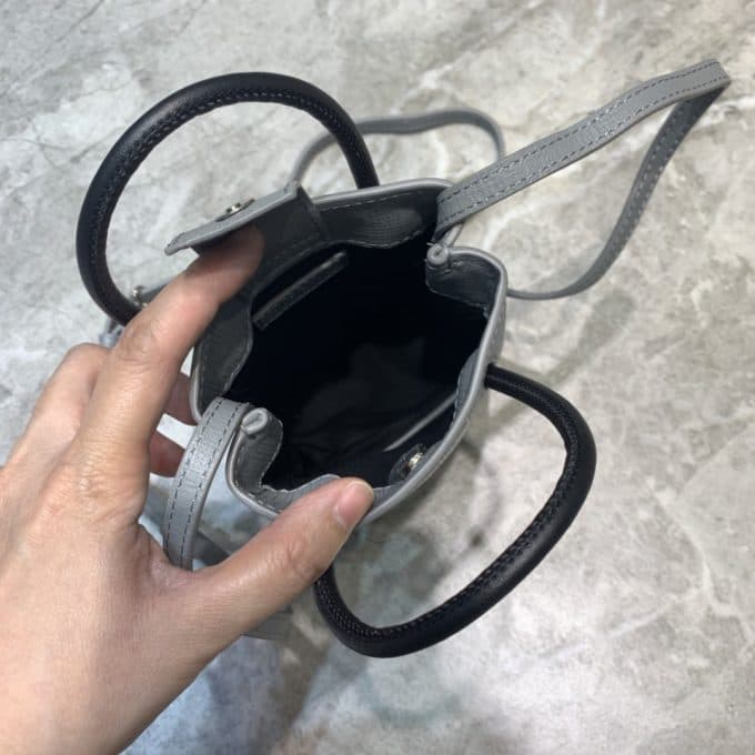 高品質 バレンシアガバッグコピー 定番人気2021新品 BALENCIAGA 男女兼用 ショルダーバッグ - 画像 (6)