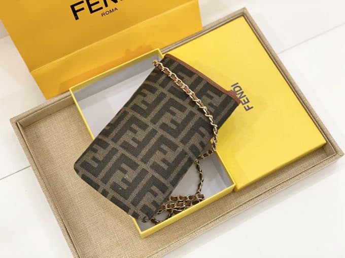 フェンディバッグコピー 大人気2021新品FENDI  男女兼用 携帯 電話 バッグ 2色 - 画像 (8)