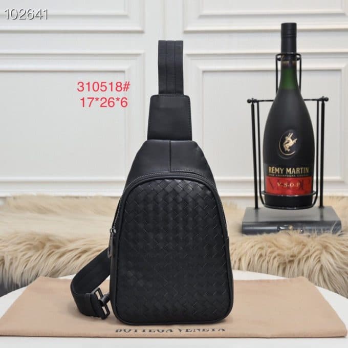 ボッテガヴェネタバッグコピー 2021新品注目度NO.1 Bottega Veneta メンズ ボディバッグ