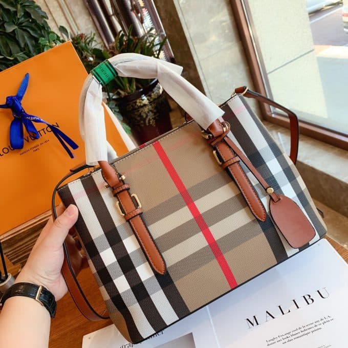 2019人気新作バーバリー(BURBERRY)☆レディース ハンドバックコピー☆どんなアイテムとも相性がいい！絶賛発売中！！ - 画像 (8)