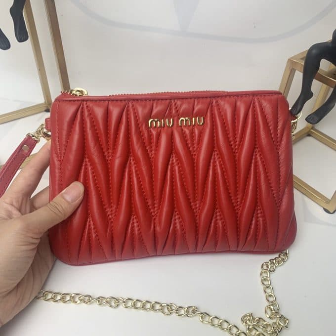2019新作超売れ筋ミュウミュウ(MIUMIU)☆ ショルダーバッグコピー☆効果抜群♪視線を独り占める!! - 画像 (2)