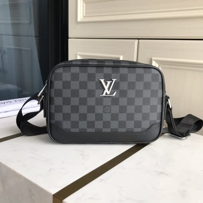 ルイヴィトンバッグコピー 2021新品注目度NO.1 Louis Vuitton メンズ ショルダーバッグ