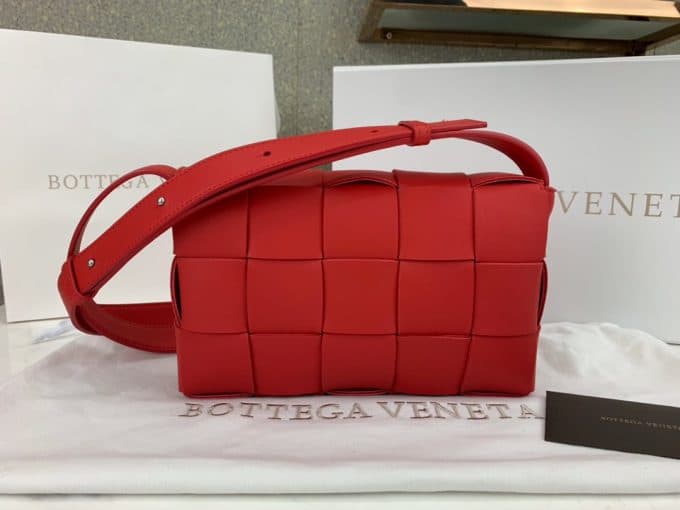 2019秋冬新作☆超売れ筋ボッテガヴェネタ(Bottega Veneta)☆レディース ショルダーバッグコピー☆特別価格にて販売!!今一番流行っている人気アイテム!! - 画像 (4)