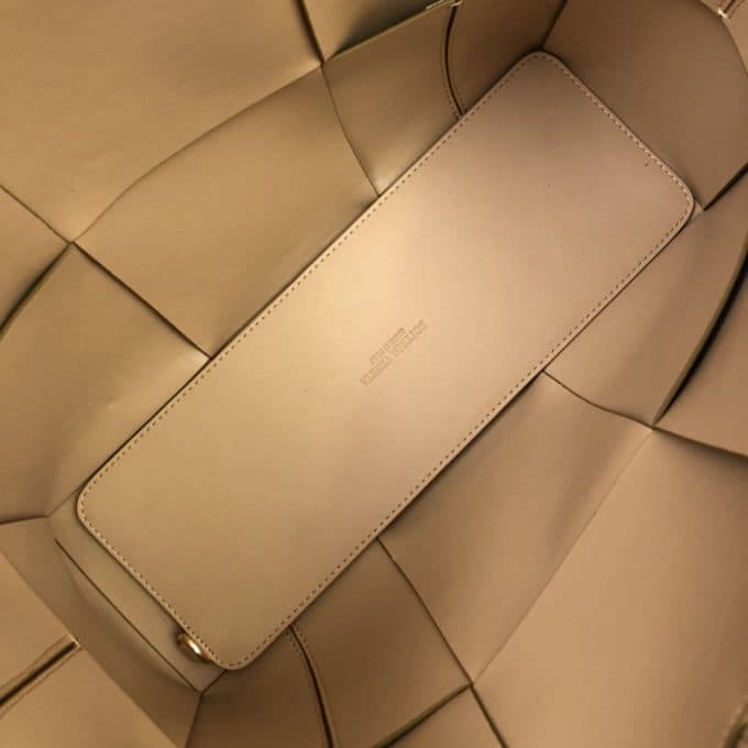 ボッテガヴェネタバッグコピー 定番人気2021新品 Bottega Veneta メンズ トートバッグ - 画像 (8)