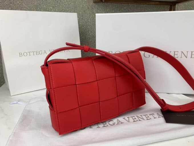 2019秋冬新作☆超売れ筋ボッテガヴェネタ(Bottega Veneta)☆レディース ショルダーバッグコピー☆特別価格にて販売!!今一番流行っている人気アイテム!! - 画像 (2)