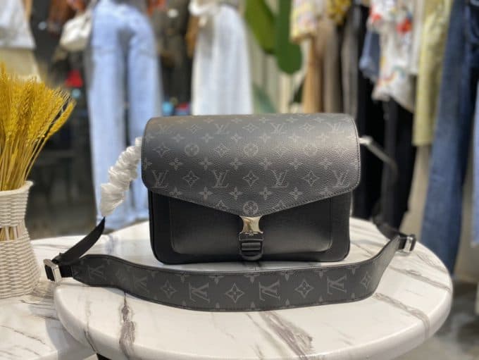 高品質ルイヴィトンバッグコピー 2021新品注目度NO.1 Louis Vuitton メンズ ショルダーバッグ