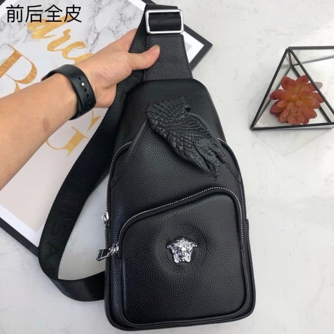 ヴェルサーチェバッグコピー 2021新品注目度NO.1 VERSACE メンズ ボディバッグ