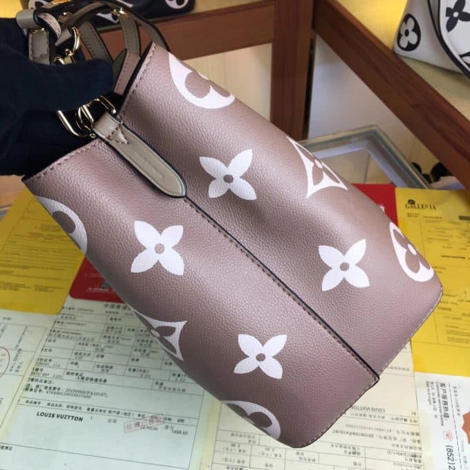 ルイヴィトンバッグコピー 2020新品注目度NO.1 Louis Vuitton レディース バケツバッグ - 画像 (6)