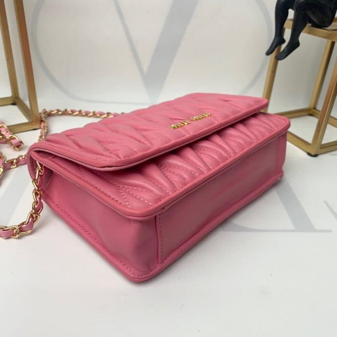 2019新作超売れ筋ミュウミュウ(MIUMIU)☆ ショルダーバッグコピー☆効果抜群♪視線を独り占める!! - 画像 (4)