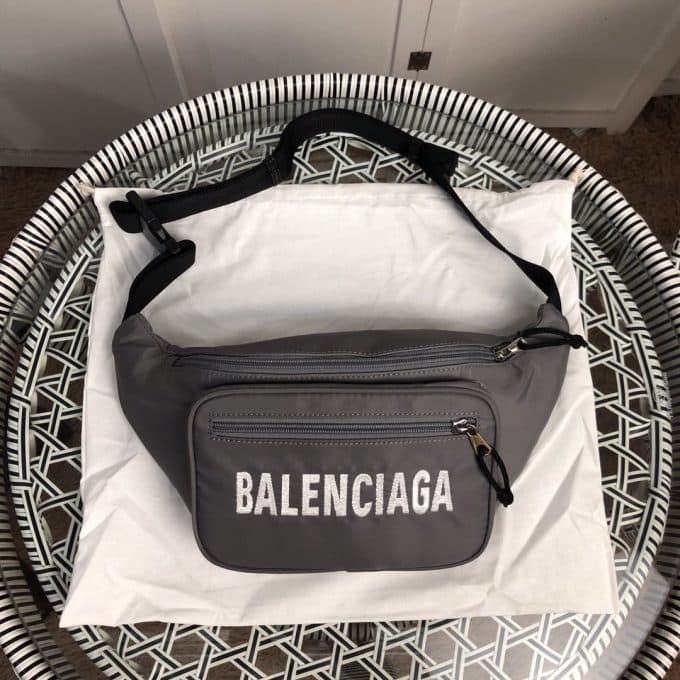 バレンシアガバッグコピー 定番人気2021新品 BALENCIAGA 男女兼用 ウエストポーチ - 画像 (2)